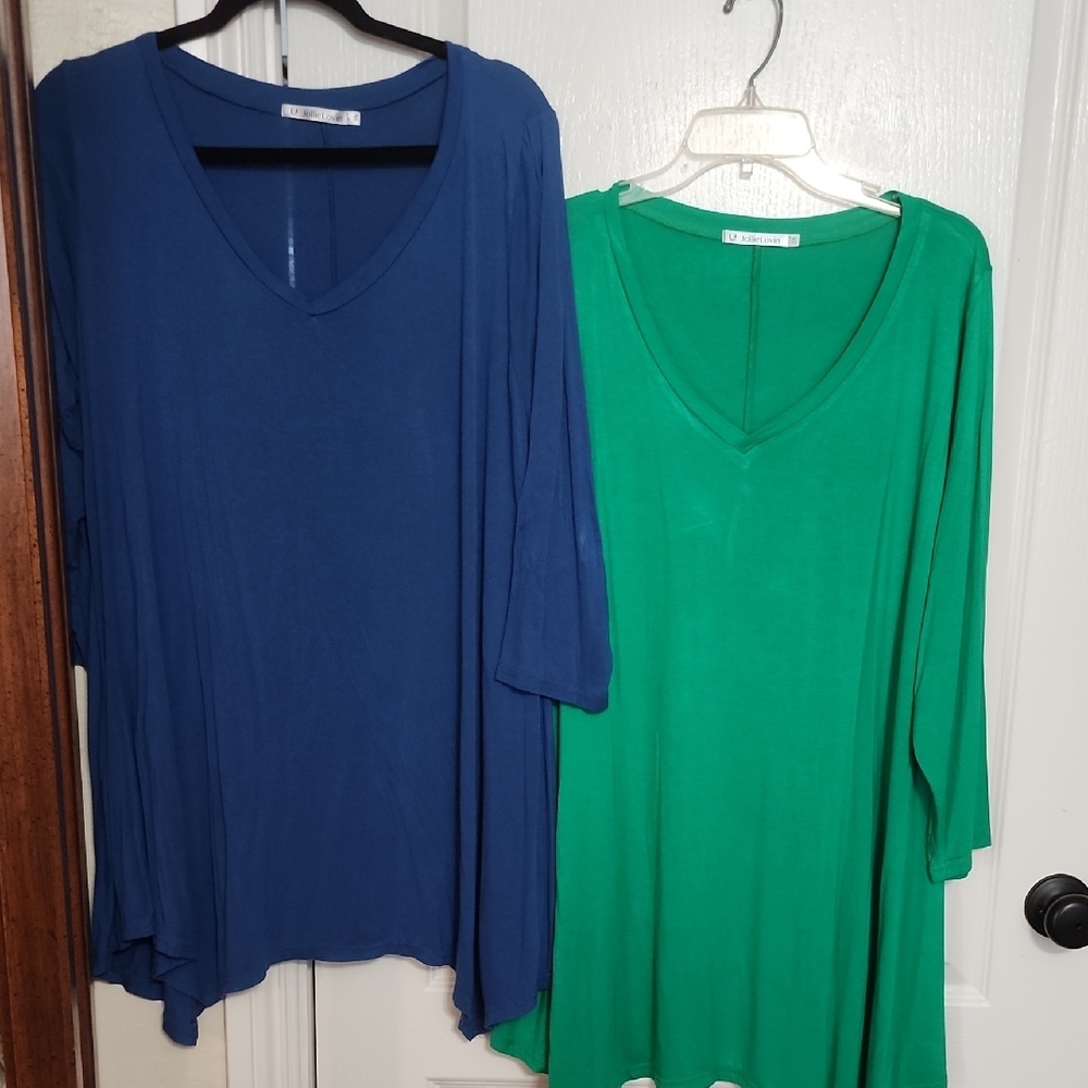 JollieLovin 1 Blue and 1 Green 3/4 Sleeve Oversized Tunics